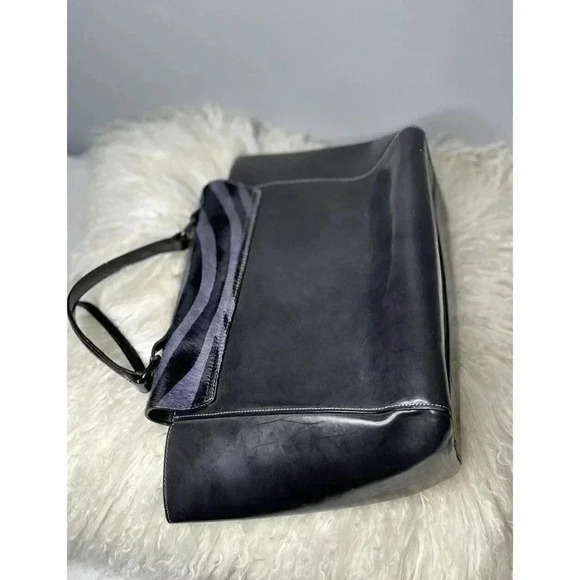 Innue Handbag Black With Purple & Black Cowhide, Tote Bag With Silver Hardware - Picture 4 of 8